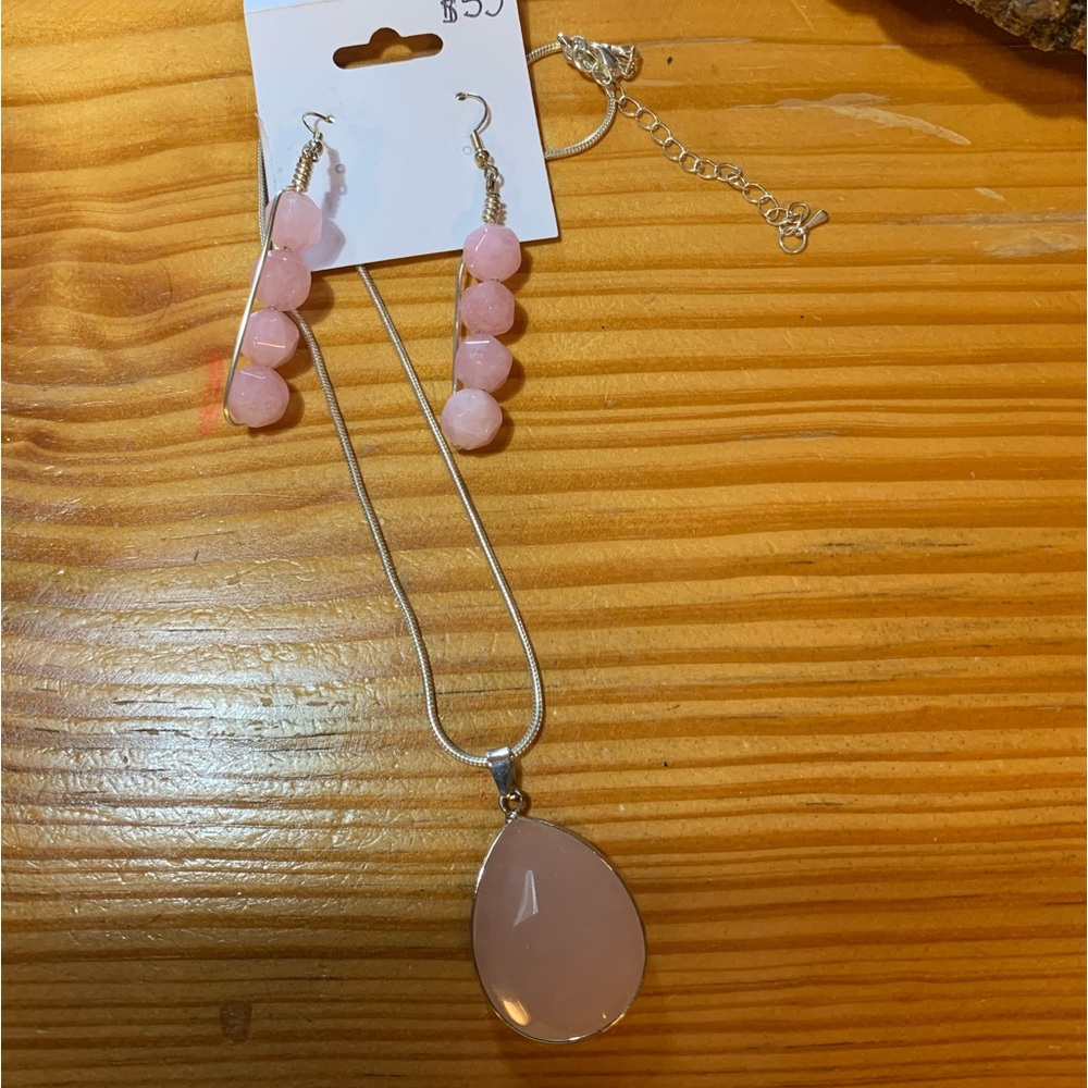 Necklace/earring set